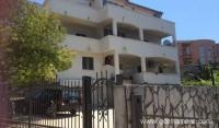 Sabina leiligheter, privat innkvartering i sted Dobre Vode, Montenegro